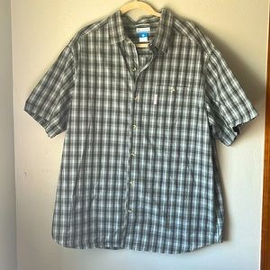 Mens Columbia short sleeve button down.